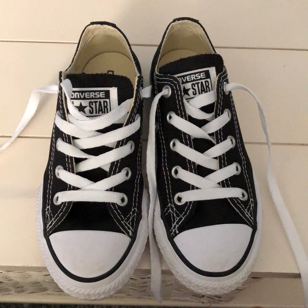 Kids converse
